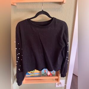 Scalloped black crop top